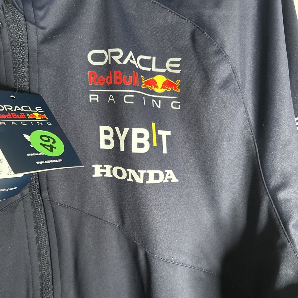 Red Bull Racing F1 2023 Team Soft Shell Jacket L- NEW! - Picture 3 of 9